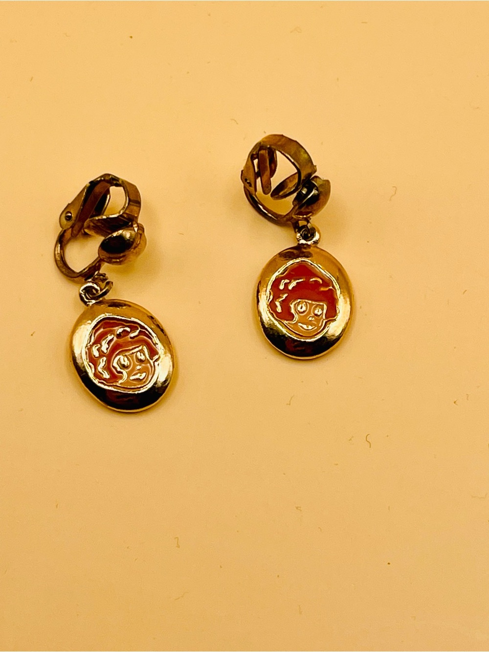 Vintage 1982 Little Orphan Annie Clip-On Dangle Earrings, Rare Movie Memorabilia